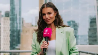 laura wontorra look outfit beine