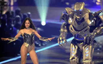 Lovelyn Enebechi beim Finale von „Germany’s Next Topmodel“ am 30. Mai 2013