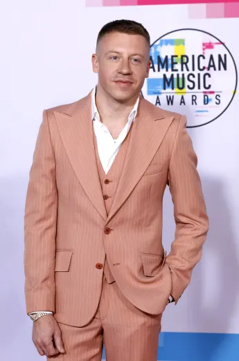 Macklemore bei der Verleihung der 44. American Music Awards im Microsoft Theatre am 19. November 2017