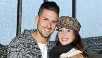 Marco Cerullo und Christina Grass zusammen am Flughafen vor Marcos Dschungelcamp-Teilnahme im Jahr 2020