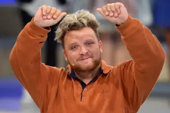 Menowin Fröhlich ist im Herbst 2018 zum fünften Mal Papa geworden