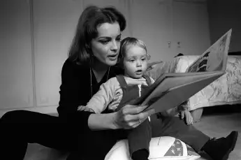 Romy Schneider und ihr Sohn David Christopher Meyen im Jahr 1968