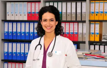 Sanam Afrashteh als „Leyla“ bei „In aller Freundschaft – Die jungen Ärzte“ 2016