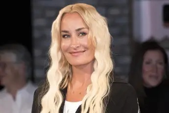 sarah connor heiß freizügig outfit look konzert