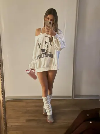 Summer Terenzi im oversized Look