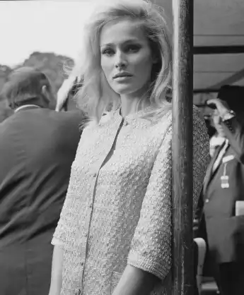 ursula andress früher verwandlung