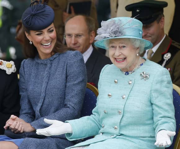 Kate Middleton und Königin Elisabeth II.