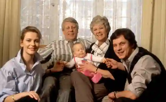 Anja Schüte, Stephan Orlac, TImo Michametow, Maria Sebaldt, Jochen Schroeder als „Die Wicherts von nebenan“