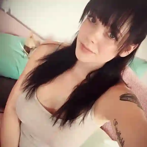 Anne Wünsche präsentiert stolz ihre neue Frisur auf Facebook