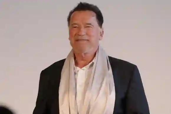 arnold schwarzenegger film rolle weihnachtsmann makeover look