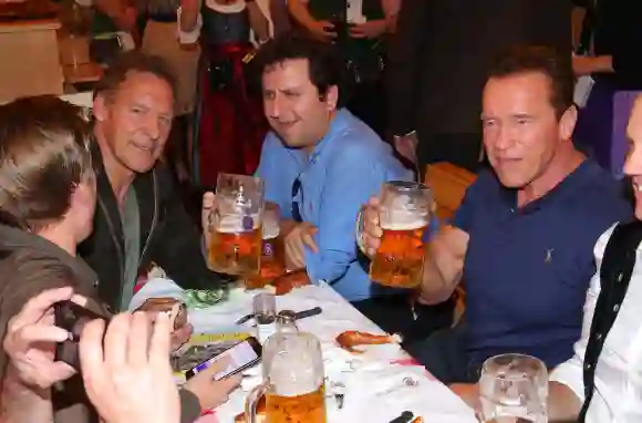 Arnold Schwarzenegger und Ralf Moeller waren gemeinsam auf dem Oktoberfest