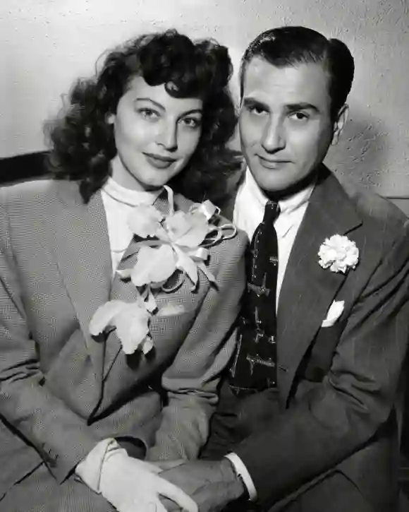 Ava Gardner und Artie Shaw auf ihrem Hochzeitsfoto 1945