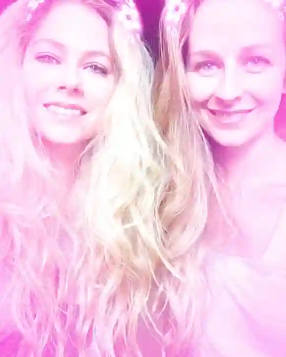 Avril Lavigne und ihre Schwester verbringen gerne Zeit zusammen