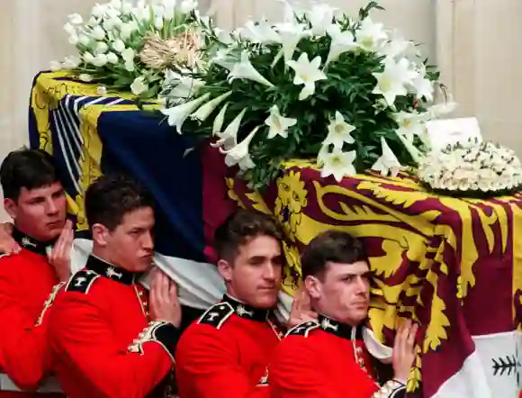 Beerdigung - Lady Diana im Sarg
