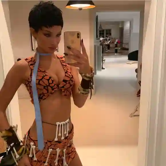 Bella Hadid verkleidete sich als Fred Feuerstein