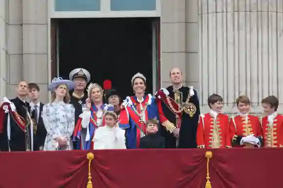 britische royals balkon krönung