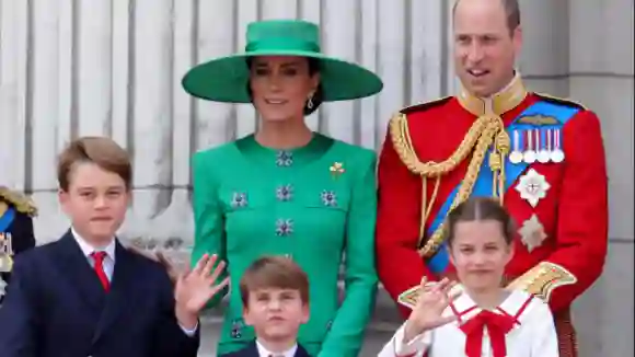 Herzogin Kate und Prinz William mit ihren Kindern Prinz George, Prinz Louis und Prinzessin Charlotte