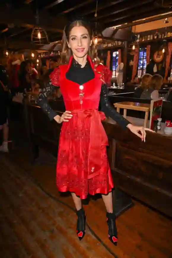 Cathy Hummels bei der Ladies Red Wiesn auf dem Oktoberfest 2022