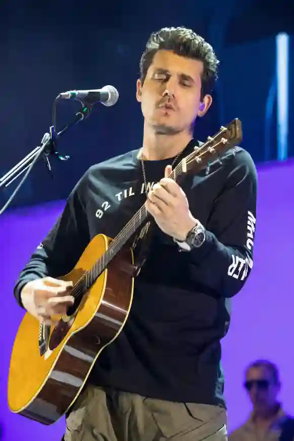 John Mayer tritt 2019 im Konzert auf der Bühne auf