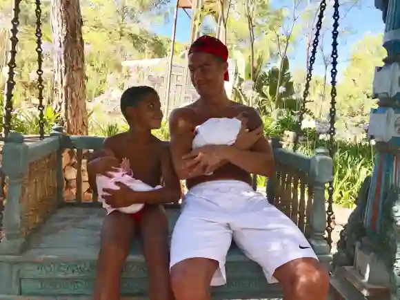 Cristiano Ronaldo zeigt seine Kinder