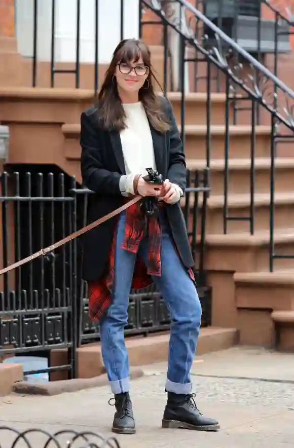 Dakota Johnson Look Style Shades of Grey Anastasia Steele