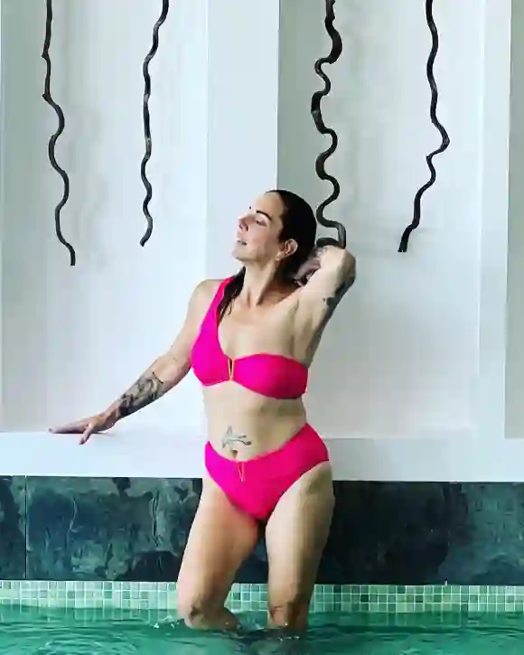 Danni Büchner im knappen Bikini