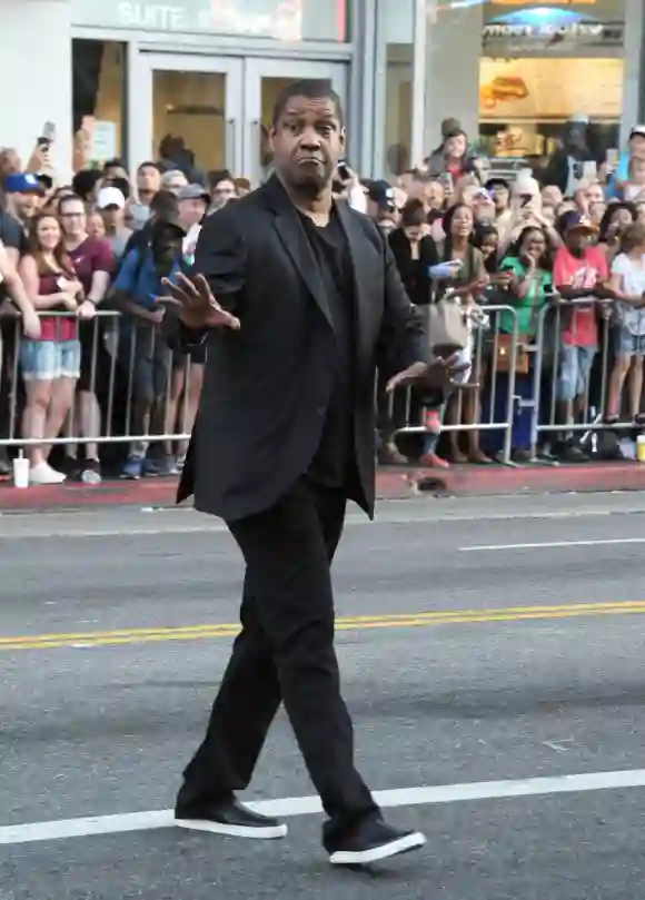 Denzel Washington Finger