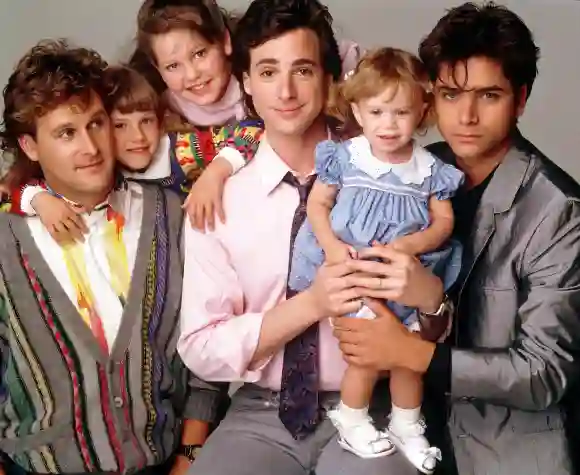 Die „Full House"-Stars: „Danny" mit seinen Töchtern und „Jesse" sowie „Joe"