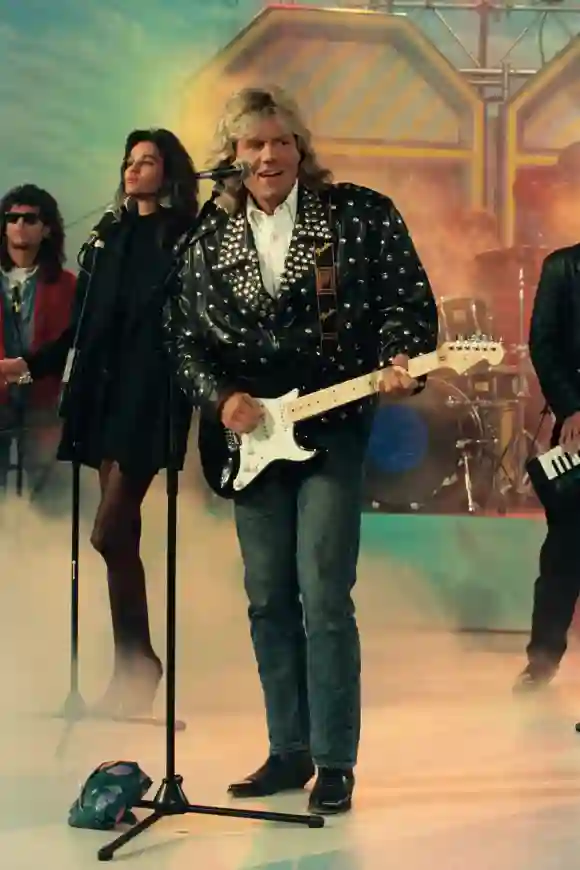 Dieter Bohlen und im Hintergrund die deutsche Sängerin Nadja Abd el Farrag