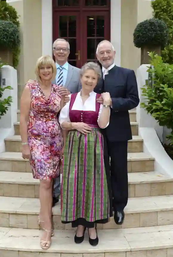 Dirk Galuba (l.o.), Sepp Schauer, Mona Seefried (l.u.) und Antje Hagen