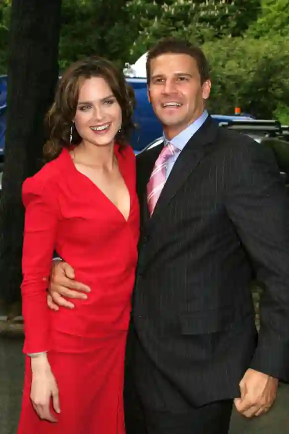 2005 standen Emily Deschanel und David Boreanaz das erste Mal für „Bones“ vor der Kamera