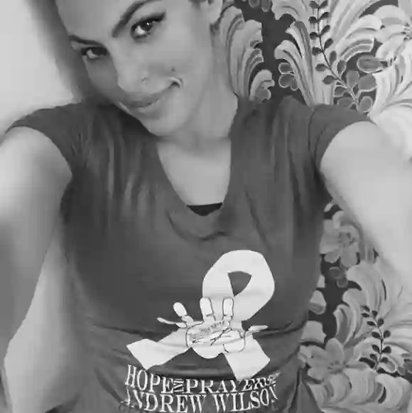 Eva Mendes' erstes Selfie für Andrew Wilson