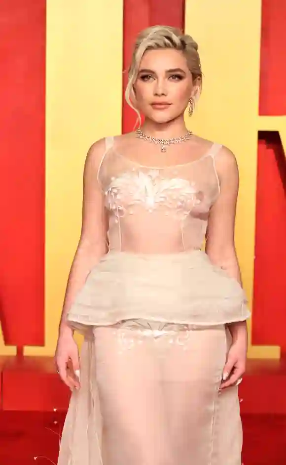 Florence Pugh im Transparent-Kleid auf Oscar-After-Party 2024