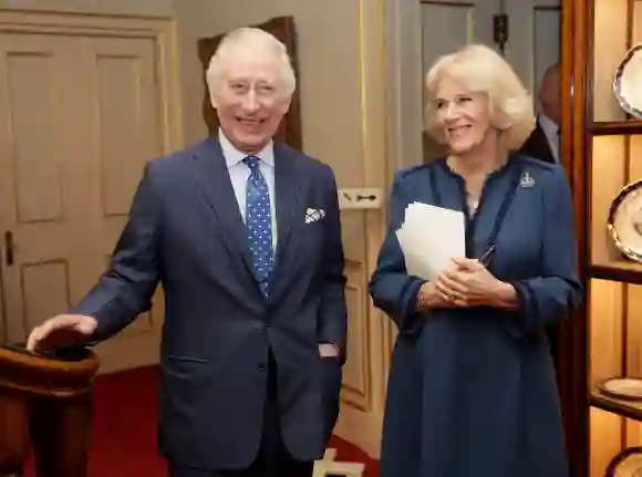 König Charles und Königin Camilla feiern den zweiten Jahrestag des Lesesaals