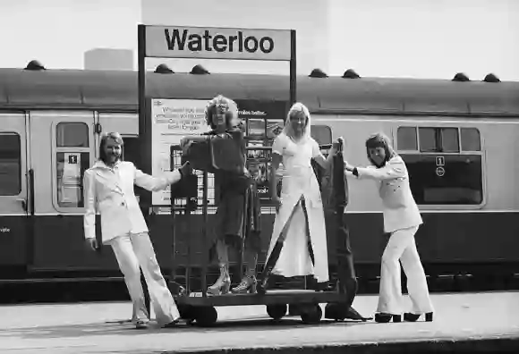 ABBA beim Bahnhof Waterloo