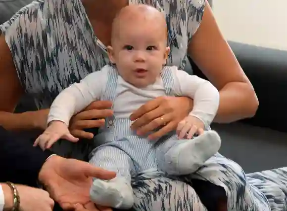 Prinz Harry und Herzogin Meghan haben 2019 ihr erstes Kind auf der Welt begrüßen dürfen. Der kleine Archie wurde im Vereinigten Königreich geboren.