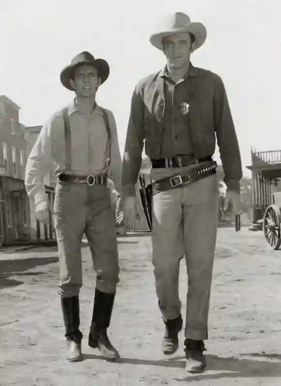 James Arness und Dennis Weaver