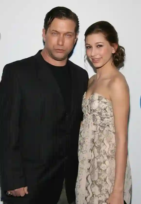 Hailey Bieber und Stephen Baldwin bei den Grammy Awards im Jahr 2011