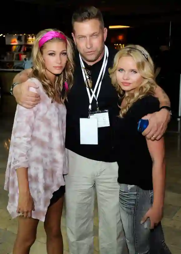 Hailey Bieber, Stephen Baldwin und Alli Simpson