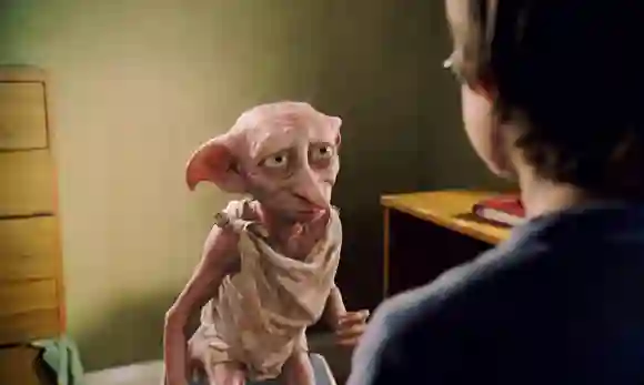 HARRY POTTER AND THE CHAMBER OF SECRETS, Dobby the House Elf, Daniel Radcliffe, 2002, (c) Warner Brothers/courtesy Evere