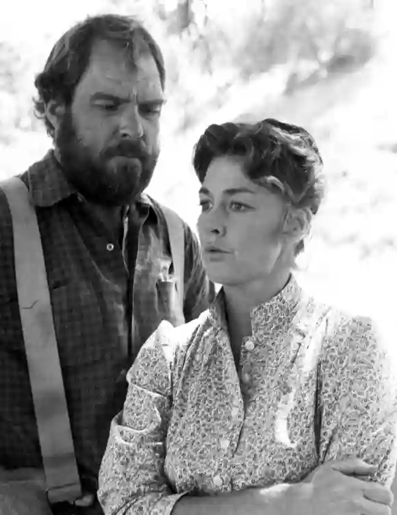 LITTLE HOUSE ON THE PRAIRIE, Merlin Olsen, Hersha Parady, 06-30-1978, 1974-1983. Courtesy Everett Collection !ACHTUNG AU