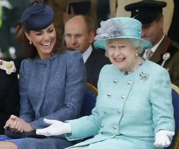 Herzogin Kate und die Queen