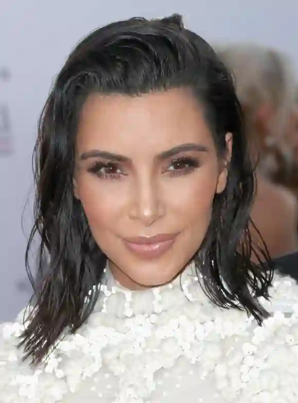 Reality-Star Kim Kardashian mit kurzen Haaren