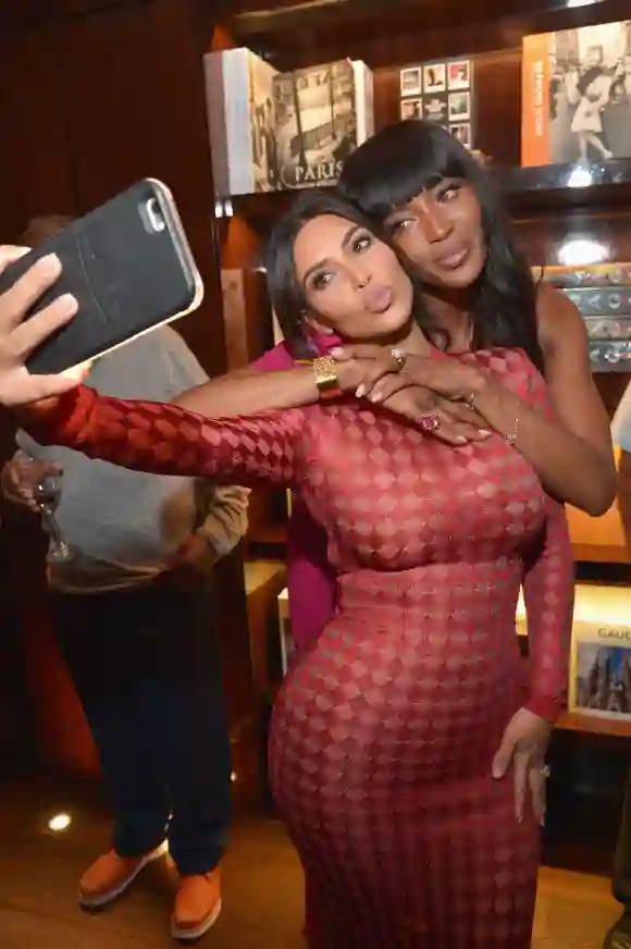 Kim Kardashian und Naomi Campbell mit Duckface