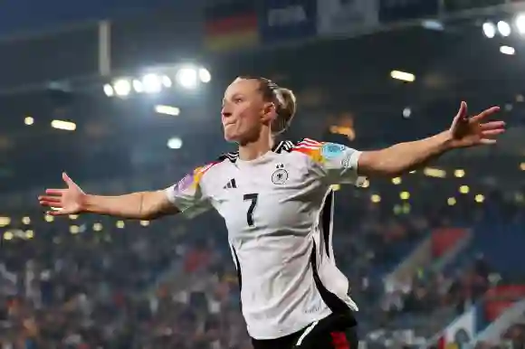 Lea Schüller