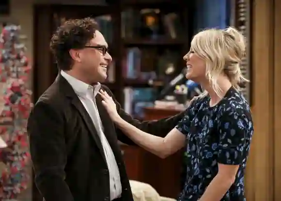 Leonard Hofstadter (Johnny Galecki) und Penny Hofstadter (Kaley Couco) in Staffel 12 von „The Big Bang Theory“
