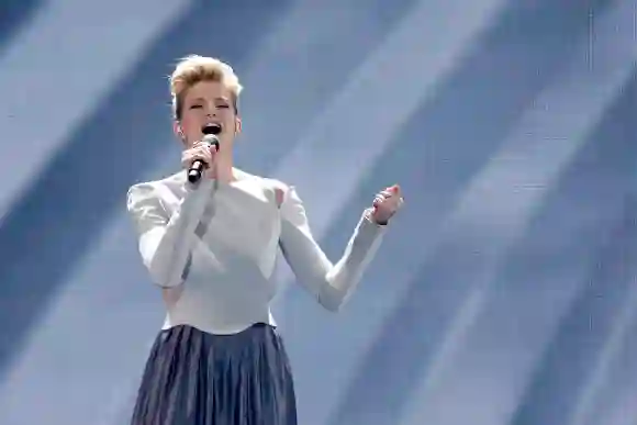 Levina mit „Perfect Life“ am ESC-Finalabend 2017 in Kiew