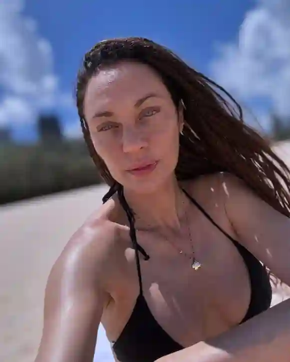 Lilly Becker ungeschminkt und im Bikini