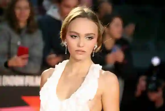 Lily-Rose Depp roter Teppich