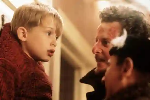 Macaulay Culkin, Daniel Stern und Joe Pesci in „Kevin – Allein zu Haus“